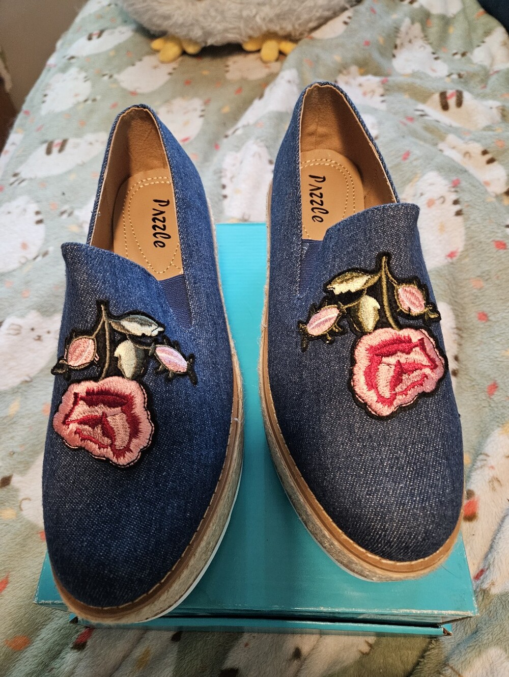 BRAND NEW ** Denim Slip-On Embroidered Rose Loafers